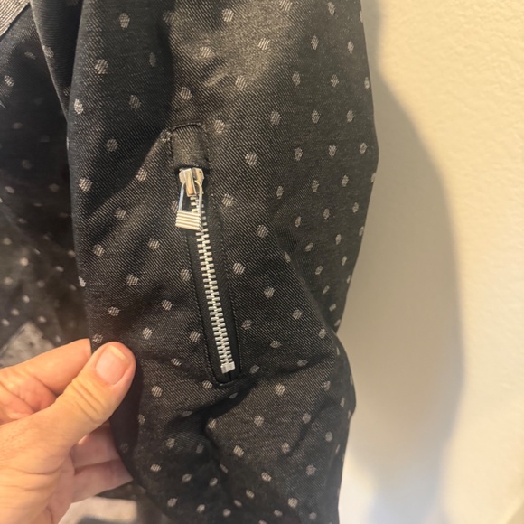 Ride Women's Ski/snowboard Jacket (Like New) - Picture 8 of 14